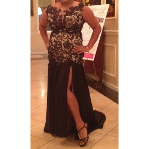 Black and Nude Prom Elegant Evening Dress - Picture 6 of 6